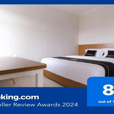 Super Oyo Collection O 90023 Damar Kusumo Guest House Maguwo Bagian luar foto