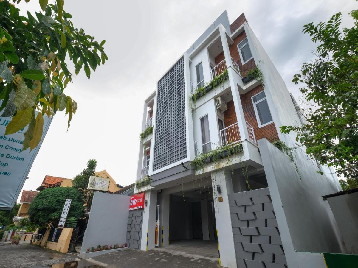 Super Oyo Collection O 90023 Damar Kusumo Guest House Maguwo Bagian luar foto