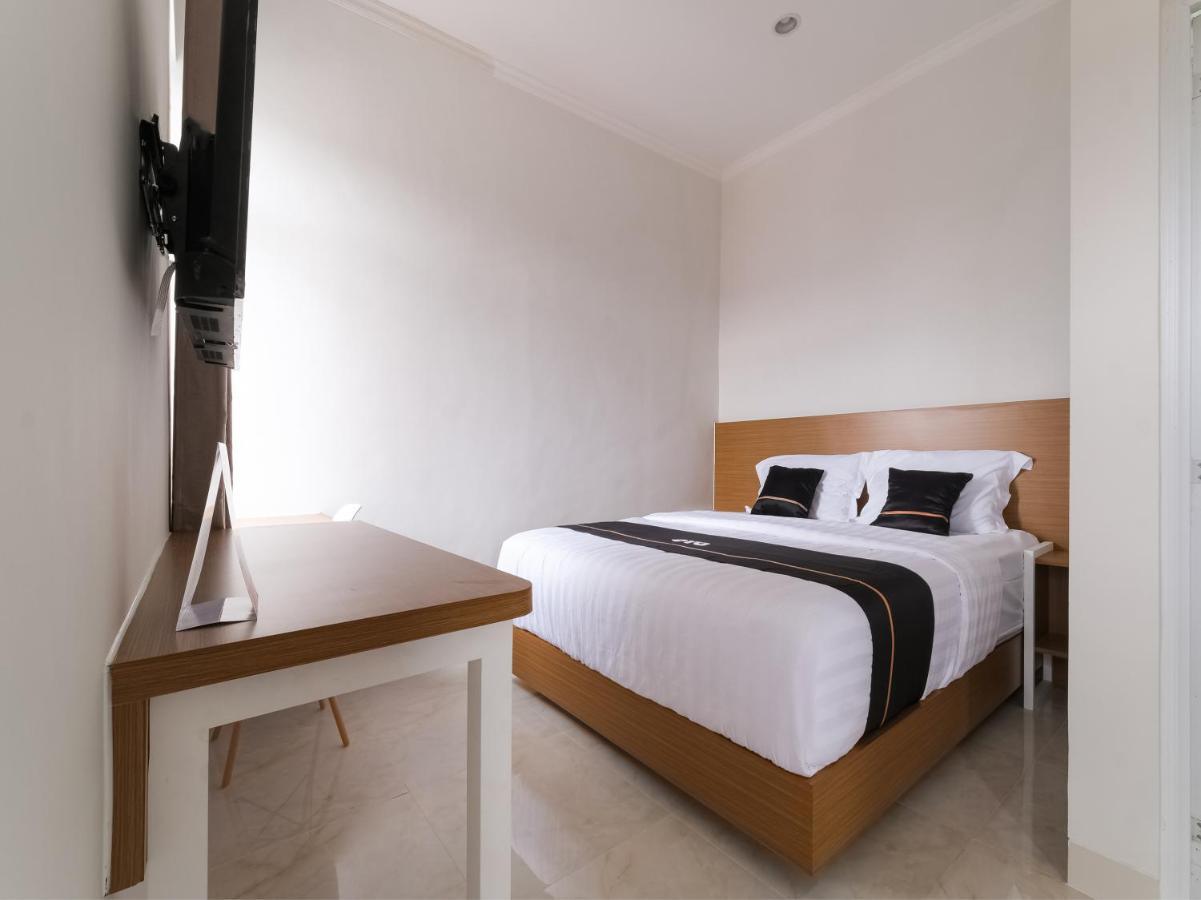 Super Oyo Collection O 90023 Damar Kusumo Guest House Maguwo Bagian luar foto