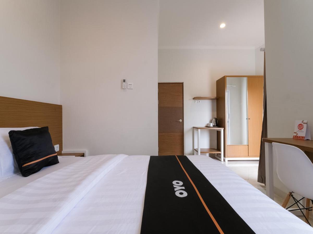 Super Oyo Collection O 90023 Damar Kusumo Guest House Maguwo Bagian luar foto