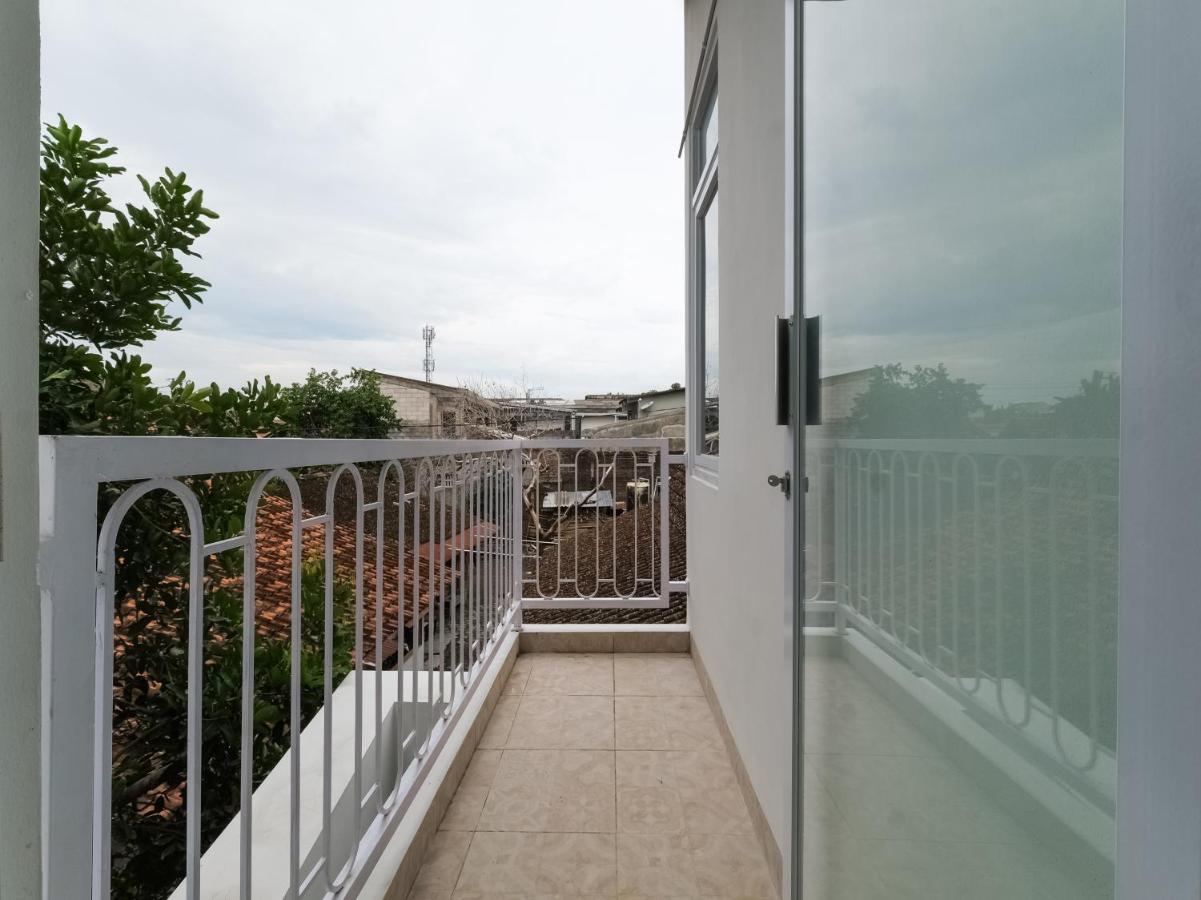 Super Oyo Collection O 90023 Damar Kusumo Guest House Maguwo Bagian luar foto